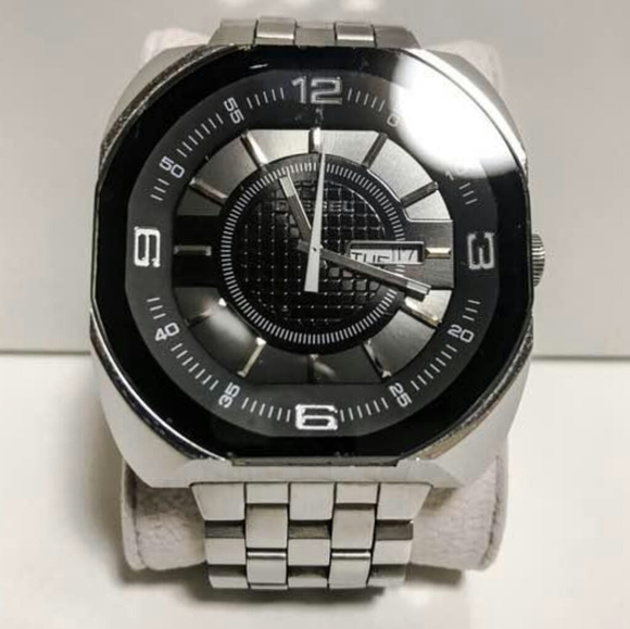☆DIESEL BIG FACED WATCH☆ - Picture 4 of 6